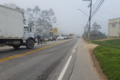 O acidente ocorreu na rua Maximiliano Furbringer, no bairro Souza Cruz.