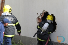 Sinistro chamou atenção pelo grande volume de fumaça que saia do edifício.