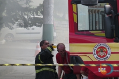 Sinistro chamou atenção pelo grande volume de fumaça que saia do edifício.