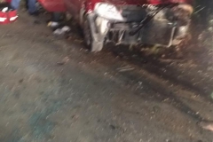 Carro cai em ribanceira em Botuverá (Foto: Corpo de Bombeiros)