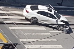 Dois carros colidem em cruzamento no centro de Brusque