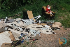 Também há flagrantes em outros pontos da cidade, como na Travessa que liga os bairros Zantão e Cedrinho