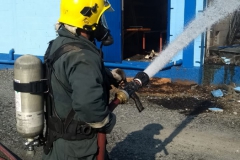 Incêndio de grandes proporções atinge fábrica de estofados (Foto: Corpo de Bombeiros)