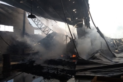 Incêndio de grandes proporções atinge fábrica de estofados (Foto: Corpo de Bombeiros)