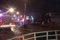 Incêndio atingiu loja de confecções no bairro Águas Claras (Foto: Corpo de Bombeiros/Divulgação)