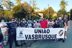 VasBrusque faz ações solidárias em apoio à PM e em comunidades carentes