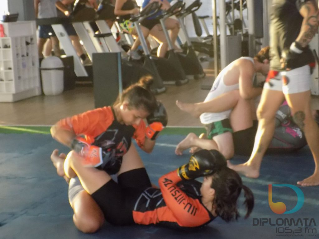 Viva Sport Academia abre aulas de MMA para mulheres 