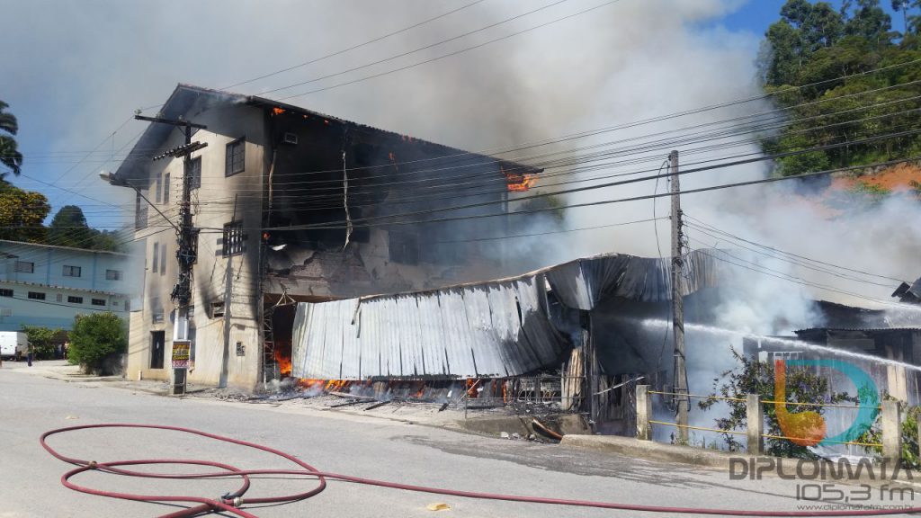 Incêndio mercado Santa Luzia