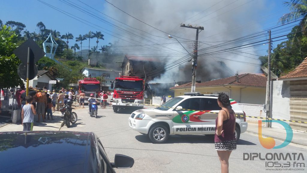 Incêndio em mercado bairro Santa Luzia