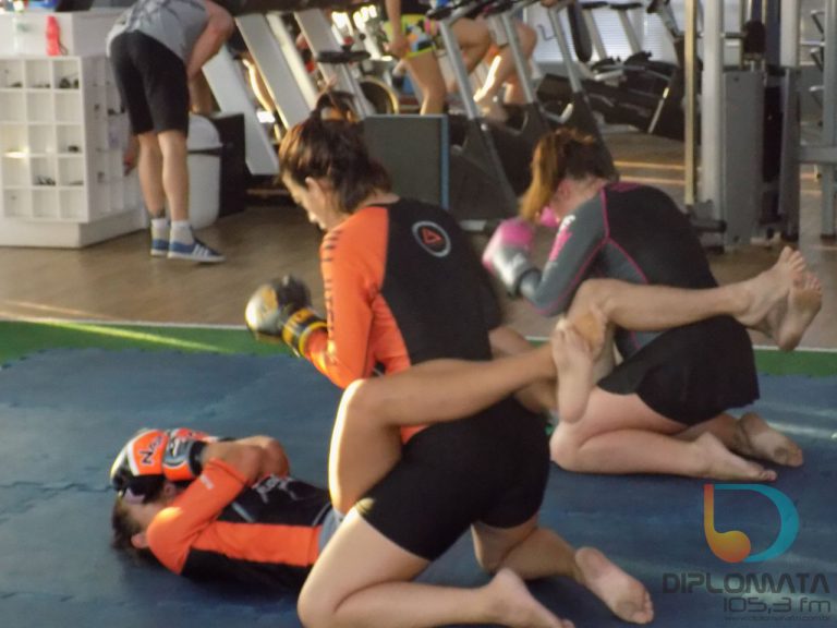 Viva Sport Academia abre aulas de MMA para mulheres