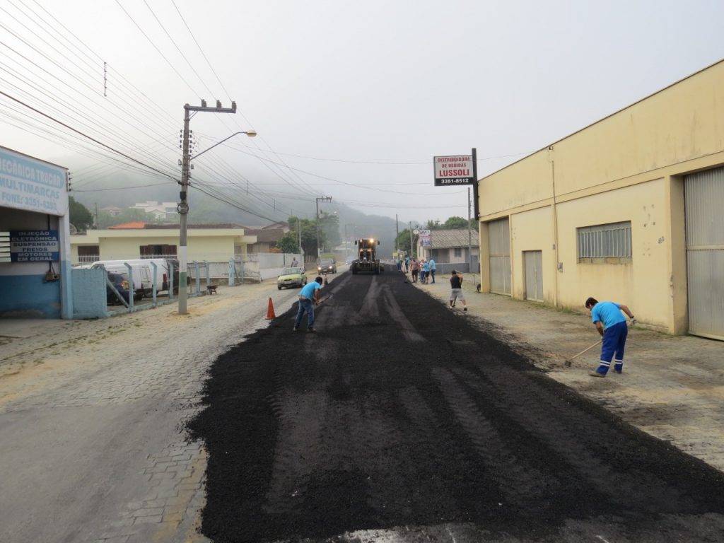 Rua Augusto Klapoth no bairro Águas Claras