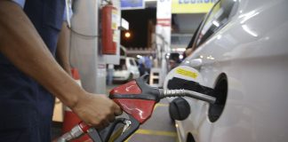 Senacon pede investigação sobre aumento do preço dos combustíveis Preço da gasolina sobe pela 4ª semana e acumula alta de 3,5% em um mês