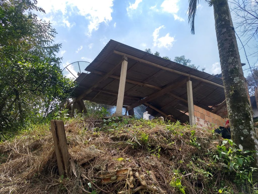 Residência incendiada no Limoeiro