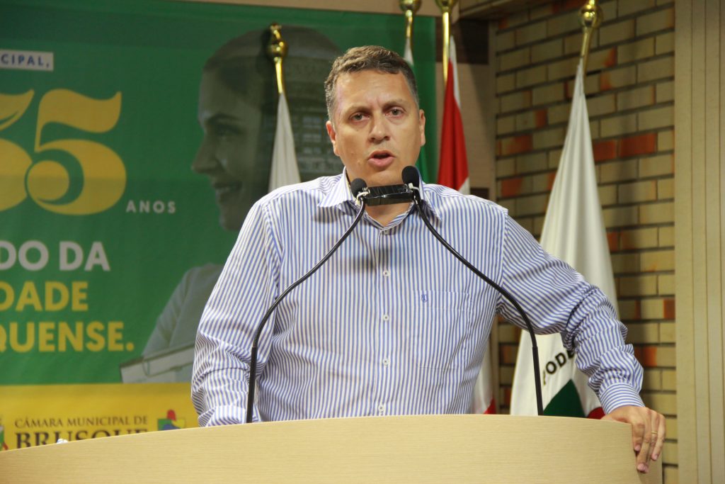 Jean Pirola na tribuna