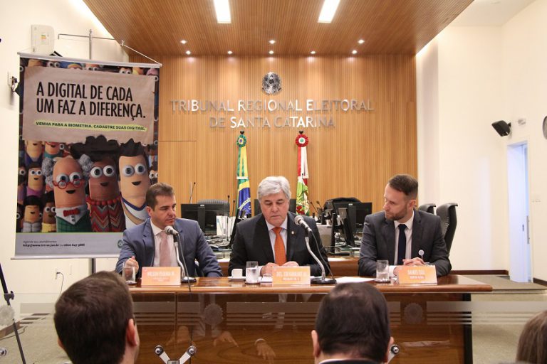 ajustadatre