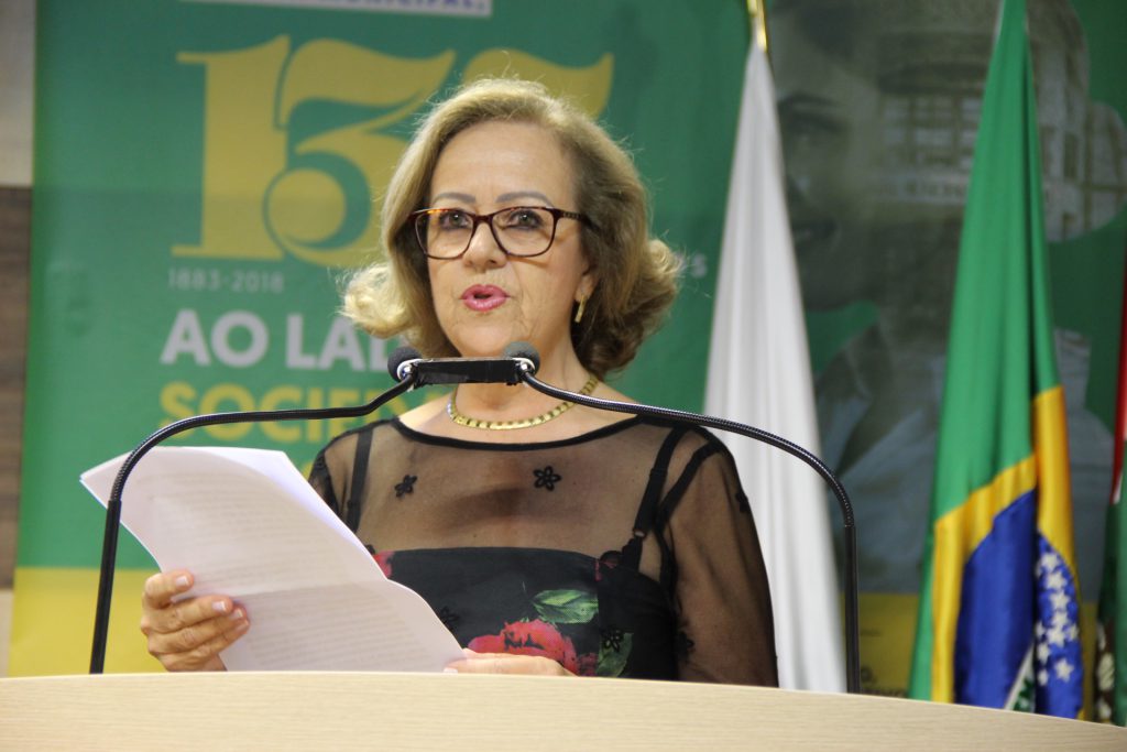 A sessão foi marcada pela homenagem a professora Andir Eunice Tavares