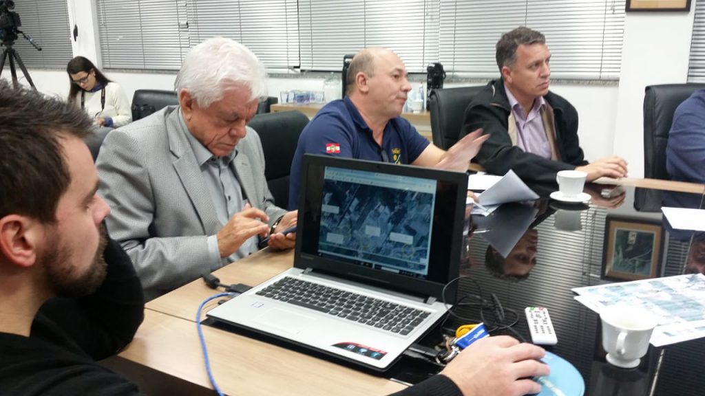 Lideranças apresentam prioridades da rodovia Antônio Heil, anexadas aos impasses do projeto