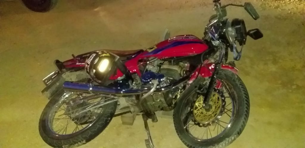 Motociclista fica ferido em acidente na Rua Itajaí