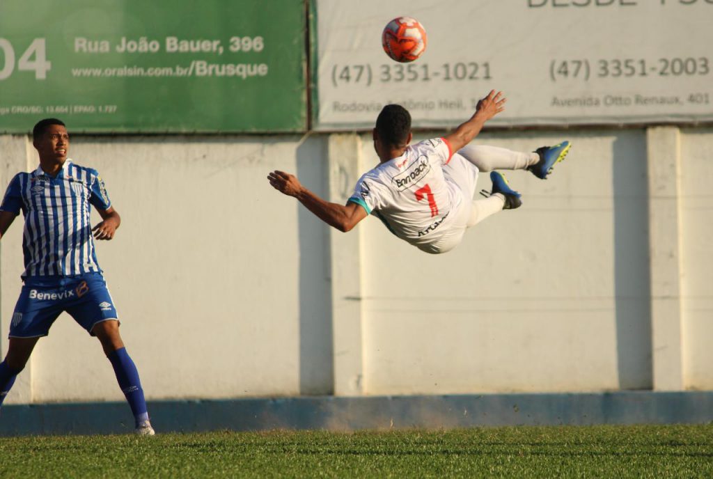 Brusque vence o Avaí e chega no G4 da Copa SC