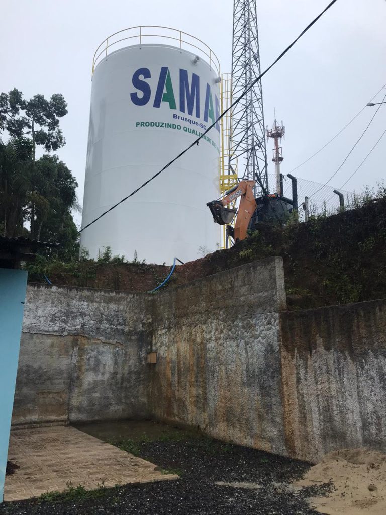 Reservatório do Samae no bairro Azambuja.