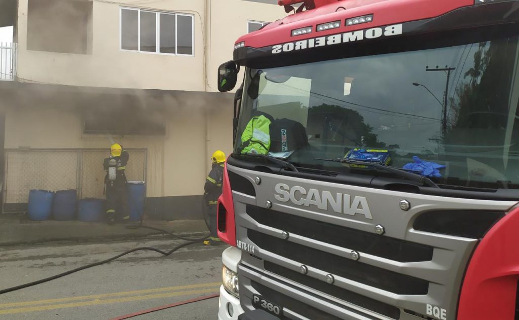 Incêndio em bar movimento o Corpo de Bombeiros