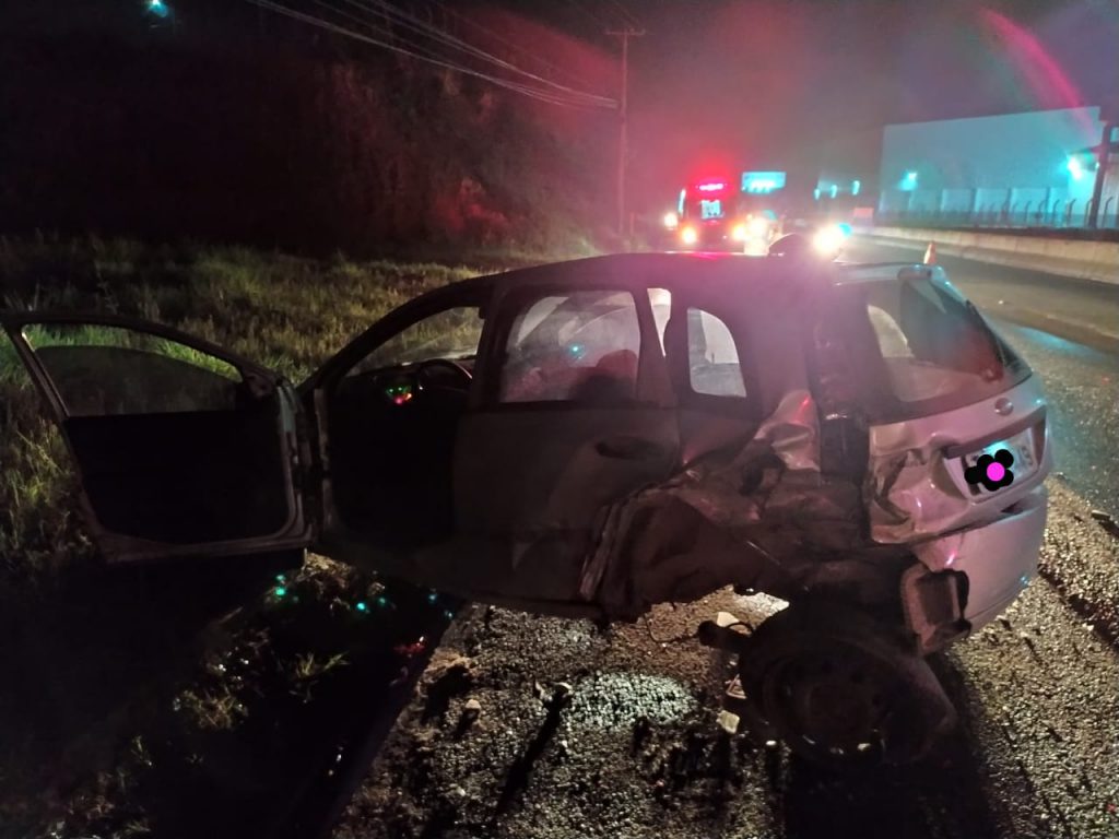 Colisão na rodovia Antônio Heil mobilizou bombeiros de Brusque e Itajaí 