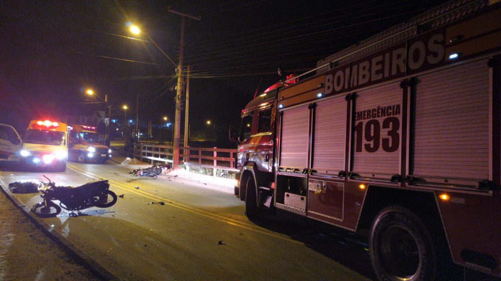 Acidente entre duas motos no bairro Limeira