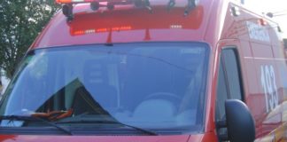 Colisão entre dois carros deixa feridos no Centro de Guabiruba Corpo de Bombeiros_ASU