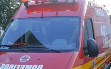 Colisão entre dois carros deixa feridos no Centro de Guabiruba Corpo de Bombeiros_ASU