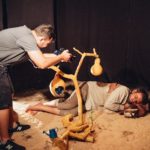 Foto 2 – Em cena, Luciano Mafra é filmado por Carlos Alexandre Martins, da equipe Griô Filmes. Foto – José Luiz Day.