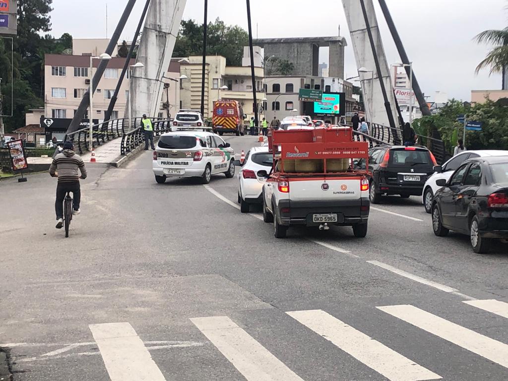 Trânsito da ponte foi parcialmente interrompido durante ocorrência na Ponte Estaiada