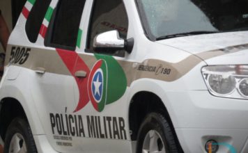Homem é preso por agredir esposa e tentar incendiar em Brusque plantão PM