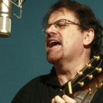 Cantor Asaph Borba no estúdio