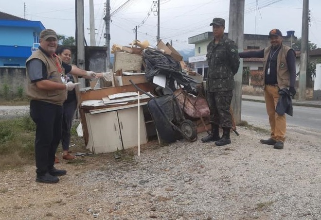 Moterão de in the neighborhood of Rio Branco and Guarani collects 90 tons of garbage | Radio Diplomat FM 105.3 Moterão de in the neighborhood of Rio Branco and Guarani collects 90 tons of garbage | Radio Diplomat FM 105.3