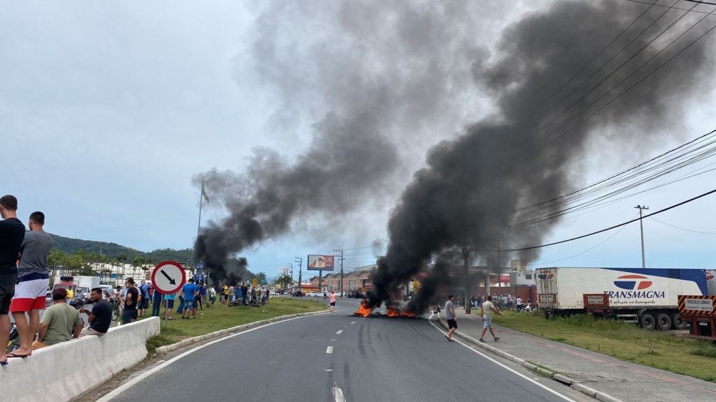 Trevo na BR-280 em Canoinhas segue com bloqueio parcial