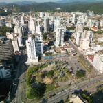 Prefeitura de Brusque; Prefeitura; Praça das Bandeiras; Brusque; Cidade de Brusque; Praça Sesquicentenário; Fórum; Câmara de Vereadores