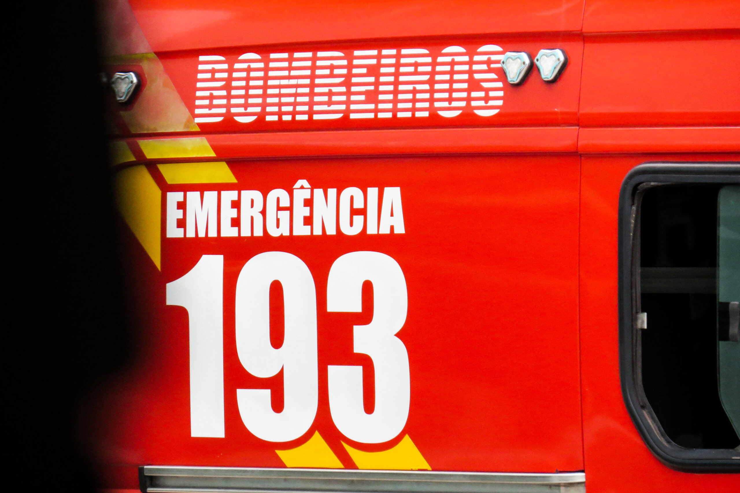 Motociclista fica ferido em acidente no bairro Limeira Corpo de Bombeiros; plantão; acidente; viatura; CBMSC; transito; trânsito; Bombeiros; 193; emergencia