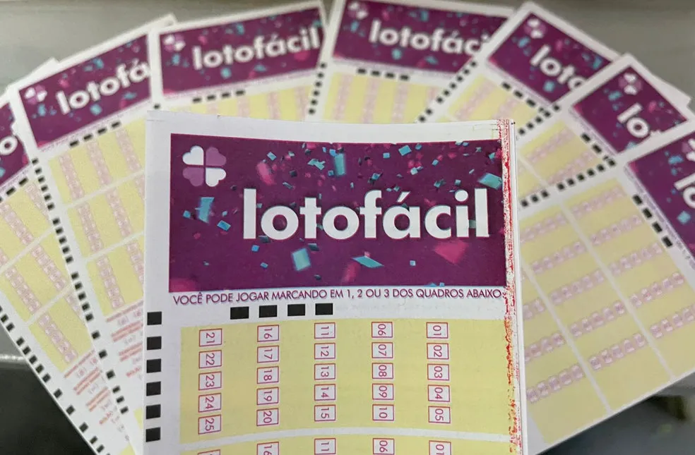 Aposta de Brusque acerta os 15 números da Lotofácil e ganha mais de R$ 432 mil