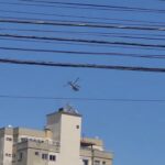 Helicóptero Águia da Polícia Militar em treinamento, em Brusque