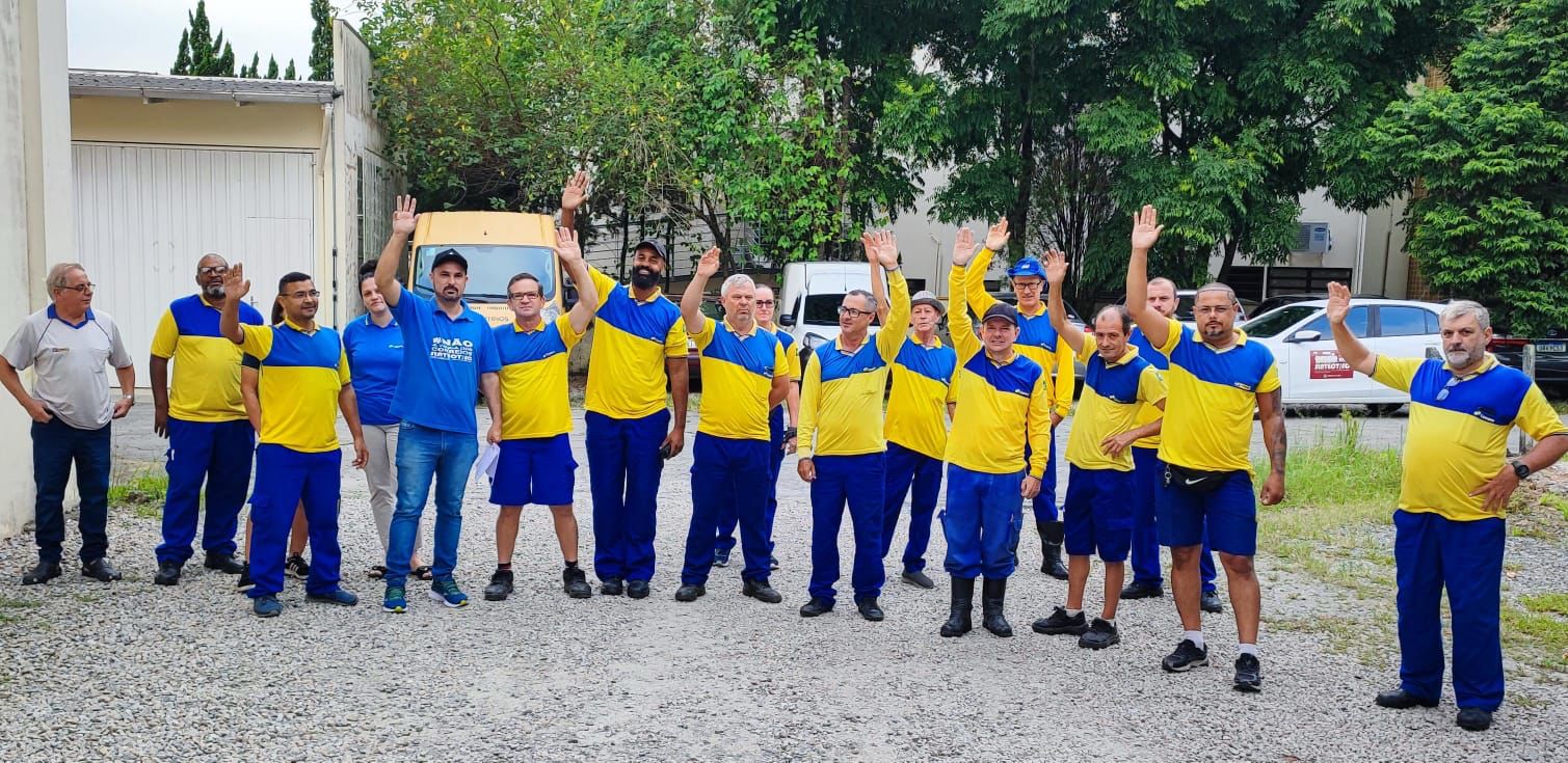 funcionário correios brusque