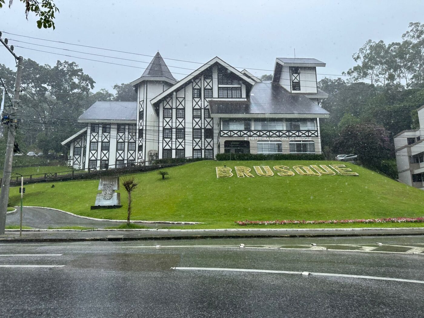 Alerta Defesa Civil: fim de semana deverá ser de chuva em Brusque