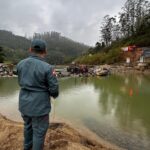 Carro cai no rio em Botuverá