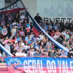 Torcida Carlos Renaux no Estádio Augusto Bauer