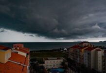 Natal em Santa Catarina terá calor intenso e risco de temporais