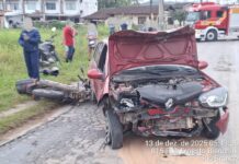 Colisão entre veículos mobiliza Bombeiros e SAMU no bairro Rio Branco