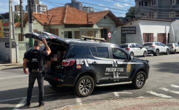 Polícia Civil apreende cocaína e prende suspeito por tráfico em Brusque