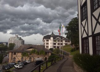 Defesa Civil alerta para temporais em Brusque entre sexta e sábado (6 e 7)