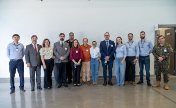 Brusque apresenta potencial da cadeia têxtil ao Ministério da Defesa