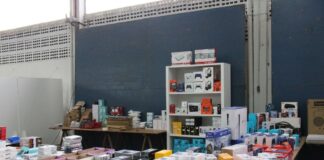 Apae de Brusque realiza bazar com produtos apreendidos pela Receita Federal nesta semana