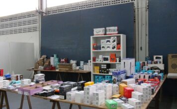 Apae de Brusque realiza bazar com produtos apreendidos pela Receita Federal nesta semana